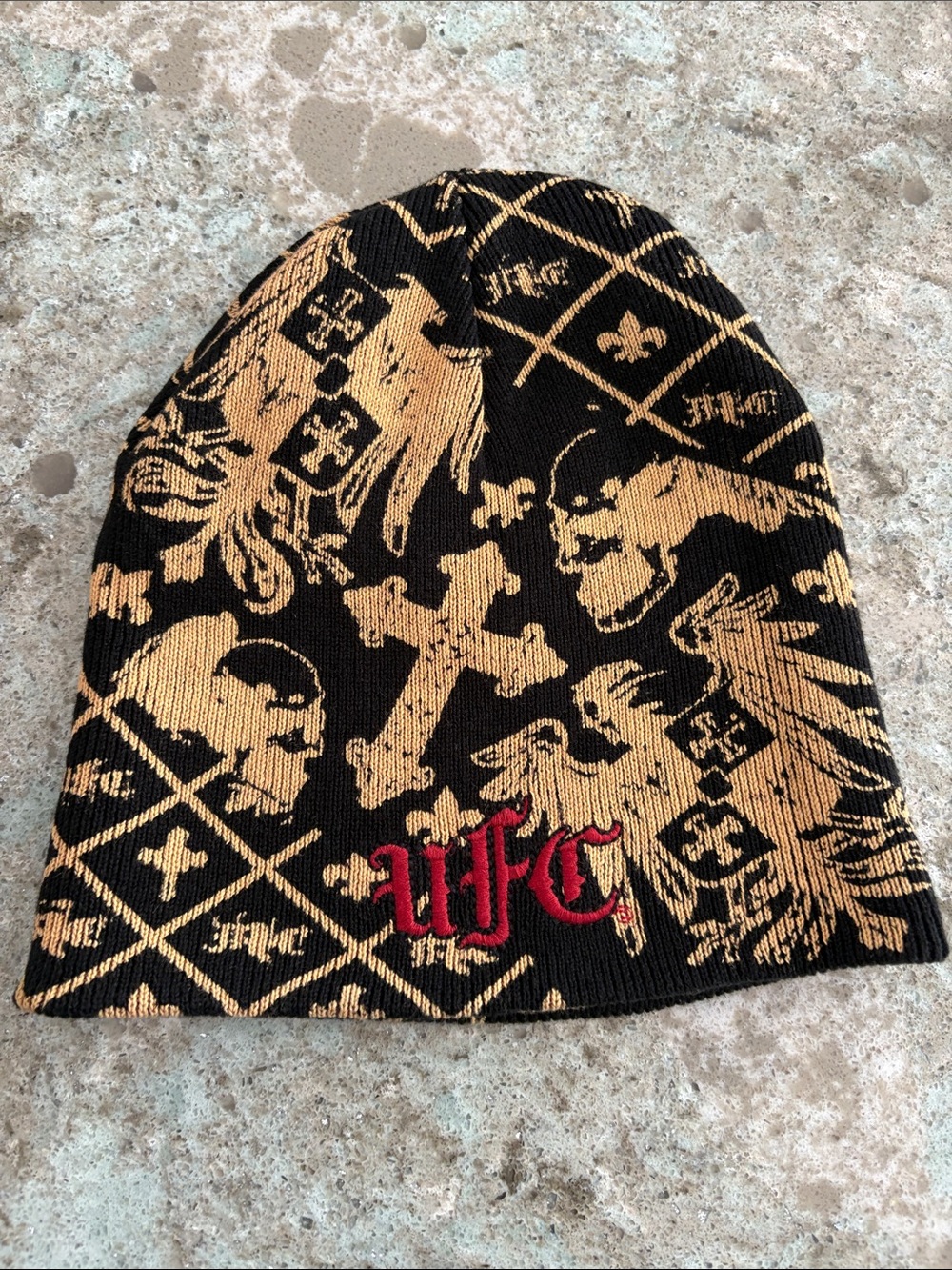 Vintage UFC Fighting beanie

Reversible